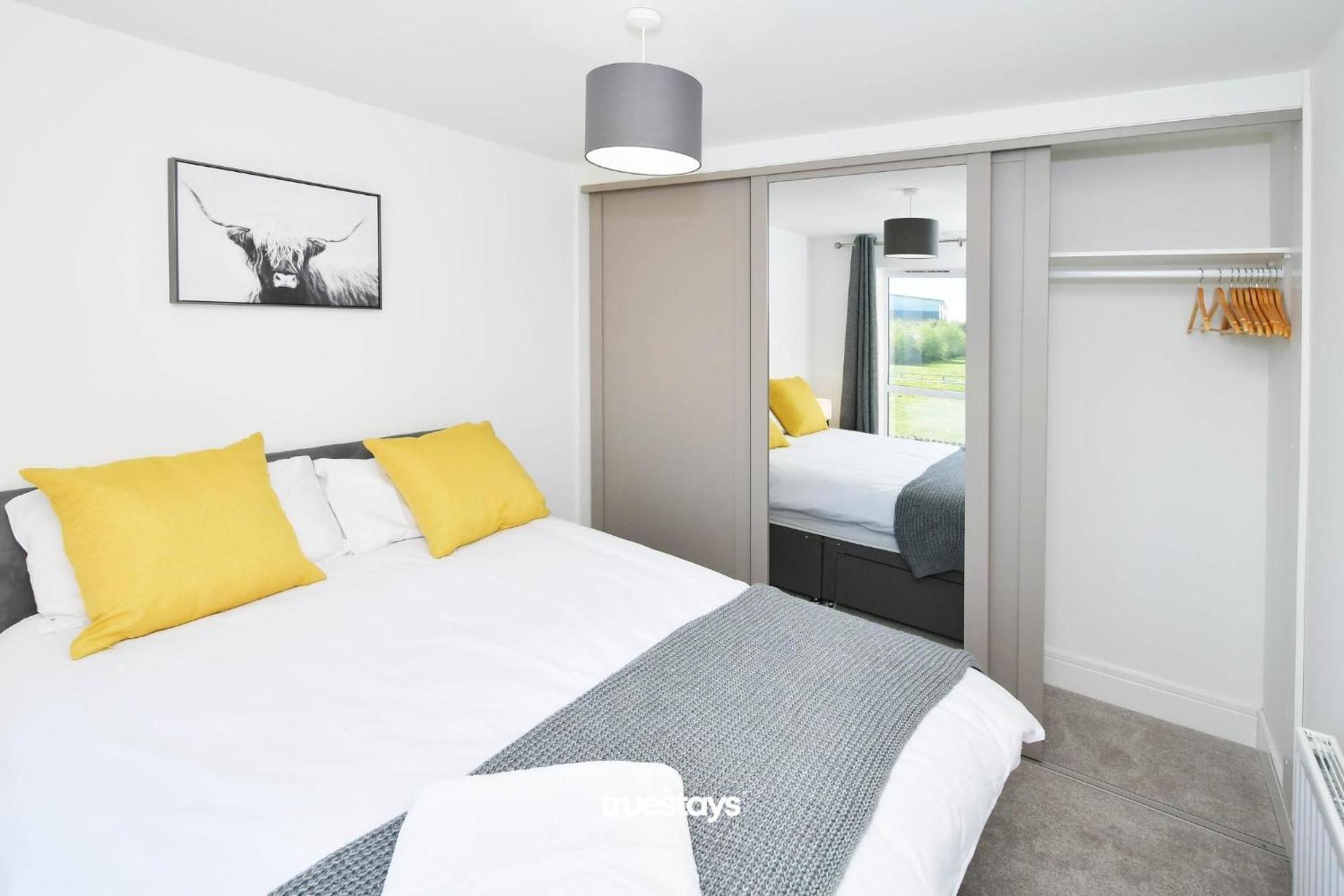 Regal House By True Stays - 3 Bedroom House In Stoke-On-Trent Buitenkant foto