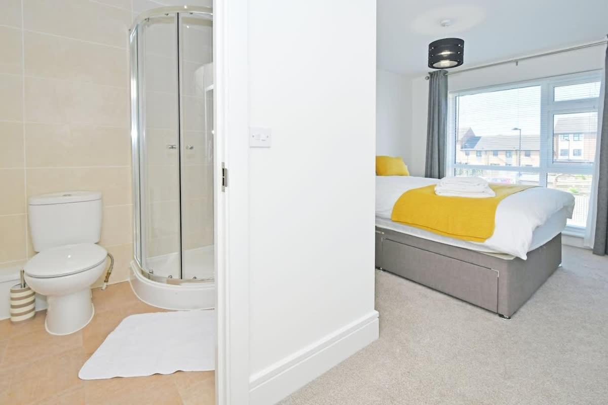 Regal House By True Stays - 3 Bedroom House In Stoke-On-Trent Buitenkant foto