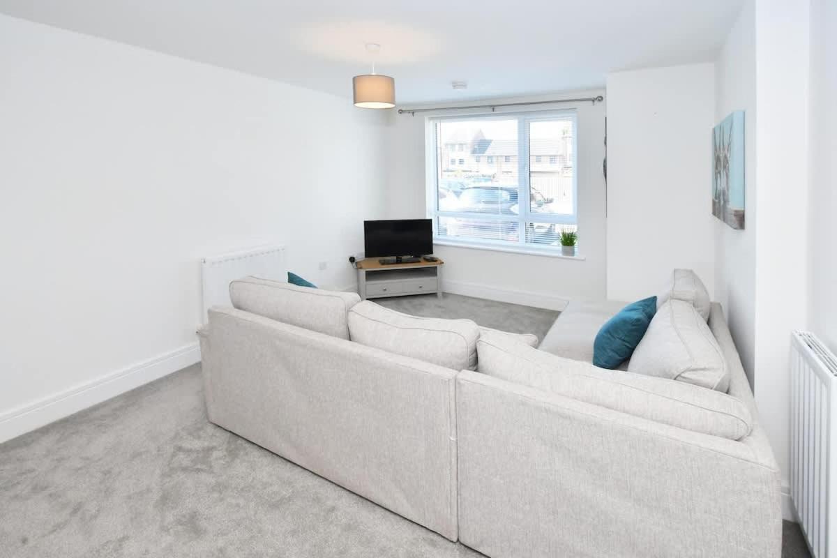 Regal House By True Stays - 3 Bedroom House In Stoke-On-Trent Buitenkant foto
