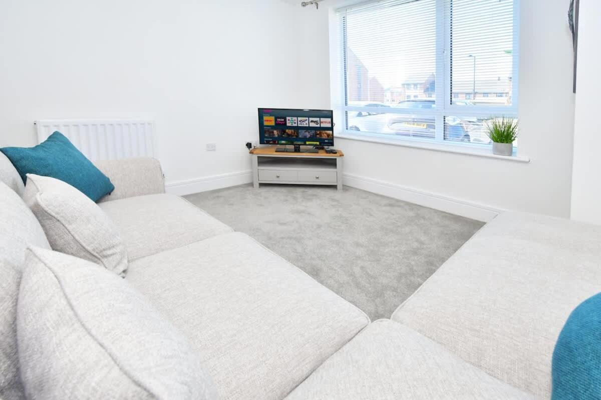 Regal House By True Stays - 3 Bedroom House In Stoke-On-Trent Buitenkant foto